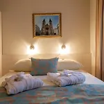 Harmony - Panoramic View & Free Parking Гостевой дом 4*