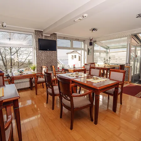 Harmony - Panoramic View & Free Parking ゲストハウス サラエヴォ