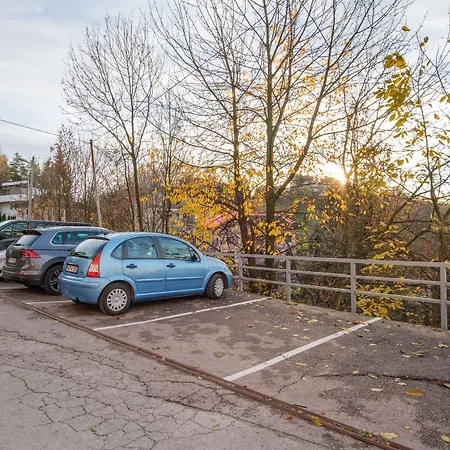 Harmony - Panoramic View & Free Parking ゲストハウス サラエヴォ