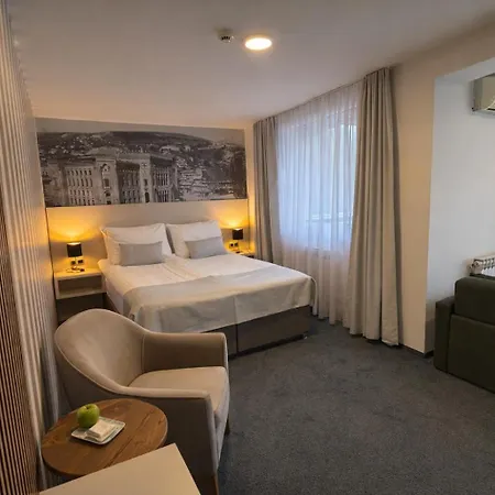 Πανσιόν Harmony - Panoramic View & Free Parking 4*