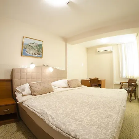 Πανσιόν Harmony - Panoramic View & Free Parking 4*